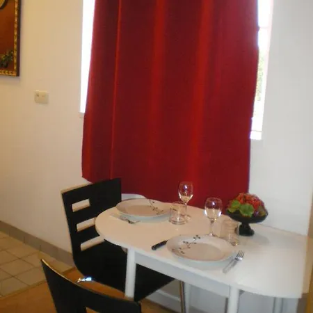 Chez Lisette 500m أونفلور
