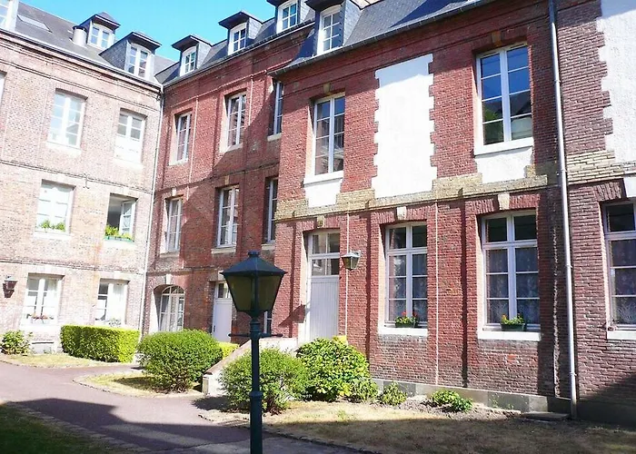 Chez Lisette 500m Apartment